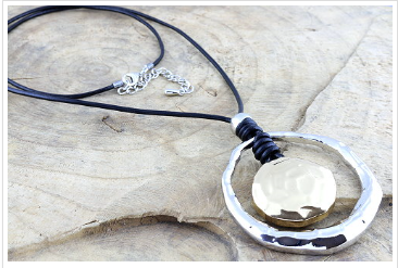 Orlando Orlandini Scintille Interlocking Two Tone Circle Necklace with  Diamond For Sale at 1stDibs | .62 on a ruler, orlando orlandini jewelry,  ема орландини