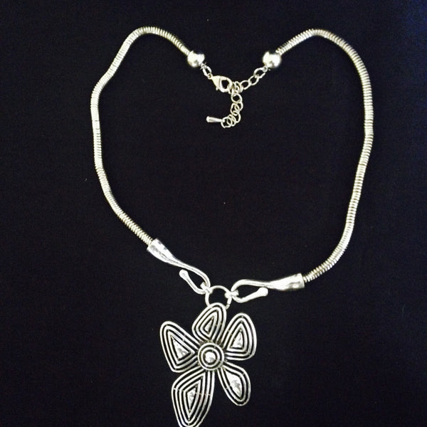 Chunky Flower Pendant Necklace, Necklace - simple to stunning